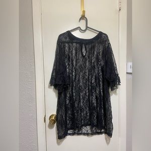 Ava & Vic 3X lace top